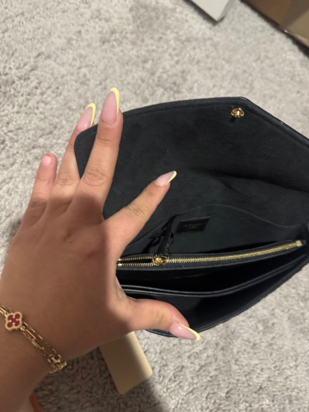 LV pochette Felicie - Picture 3 of 5